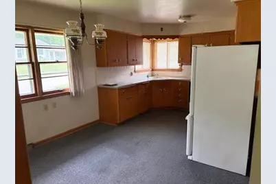 717  Cloute St, Fort Atkinson, WI 53538 - Photo 9