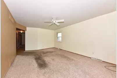 N87W17833  Shepherd Dr, Menomonee Falls, WI 53051 - Photo 3