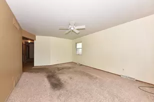 N87W17833 Shepherd Dr, Menomonee Falls, WI 53051 - Photo 3