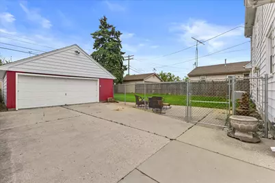 5632  Pershing Blvd, Kenosha, WI 53144 - Photo 9