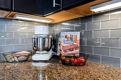 1111 N Marshall St #1003, Milwaukee, WI 53202 - Photo 25