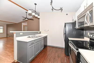 8200  Lexington Pl #12, Pleasant Prairie, WI 53158 - Photo 3
