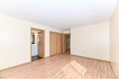 8200  Lexington Pl #12, Pleasant Prairie, WI 53158 - Photo 17