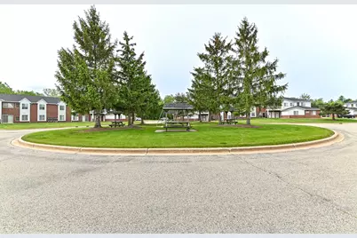 8200  Lexington Pl #12, Pleasant Prairie, WI 53158 - Photo 5