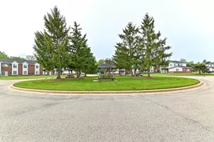 8200 Lexington Pl, Pleasant Prairie, WI 53158 - Photo 5