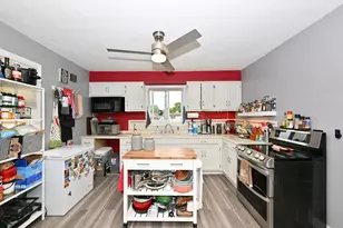 5949 S 31st St, Greenfield, WI 53221 - Photo 13