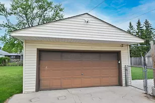 5949 S 31st St, Greenfield, WI 53221 - Photo 25