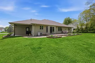 1616 Sandstone Ln, Howards Grove, WI 53083 - Photo 33