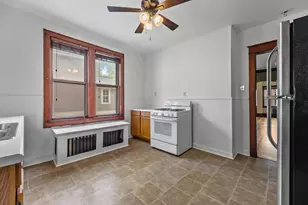 1742 N Pulaski St, Milwaukee, WI 53202 - Photo 15
