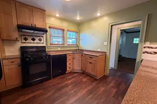 1126 Oakland Ave, Sheboygan, WI 53081 - Photo 3