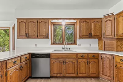 2931 W Franklin Ter, Franklin, WI 53132 - Photo 11