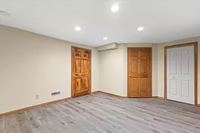 2931 W Franklin Ter, Franklin, WI 53132 - Photo 47