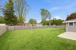 W60N873 Sheboygan Rd, Cedarburg, WI 53012 - Photo 23
