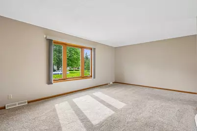 610  Hidde Dr, Watertown, WI 53098 - Photo 9