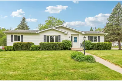 610  Hidde Dr, Watertown, WI 53098 - Photo 1