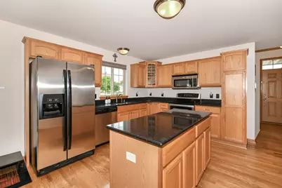 606 E Emily Ave, Elkhorn, WI 53121 - Photo 9