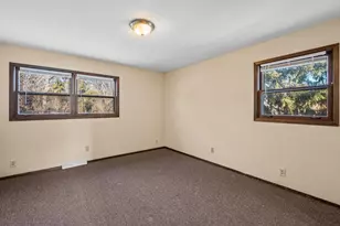 2020 W Good Hope Rd, Glendale, WI 53209 - Photo 7