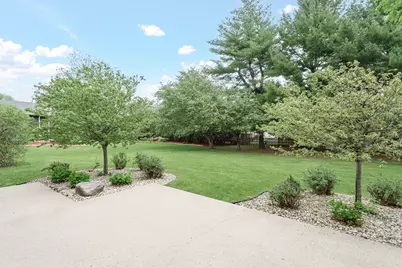 611  Maple Crest Ln, Watertown, WI 53094 - Photo 3
