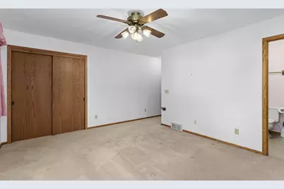 611  Maple Crest Ln, Watertown, WI 53094 - Photo 19