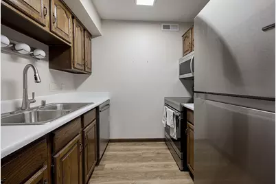 N84W15979  Menomonee Ave #109, Menomonee Falls, WI 53051 - Photo 9