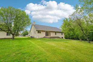 2423 Judith Ln, Waukesha, WI 53188 - Photo 3