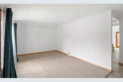 1711 W Mill Rd, Glendale, WI 53209 - Photo 9