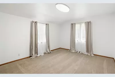 1711 W Mill Rd, Glendale, WI 53209 - Photo 23