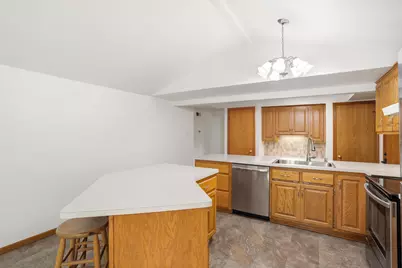 1711 W Mill Rd, Glendale, WI 53209 - Photo 15