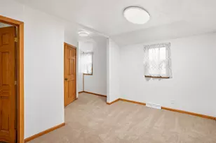 1711 W Mill Rd, Glendale, WI 53209 - Photo 17