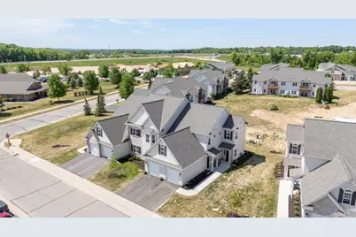 1881  Woodland Way #420-1, Slinger, WI 53086 - Photo 7