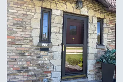 609  Waldo Blvd, Manitowoc, WI 54220 - Photo 7