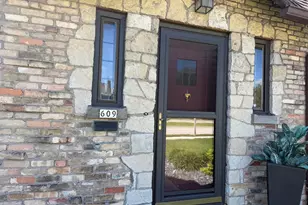 609 Waldo Blvd, Manitowoc, WI 54220 - Photo 7