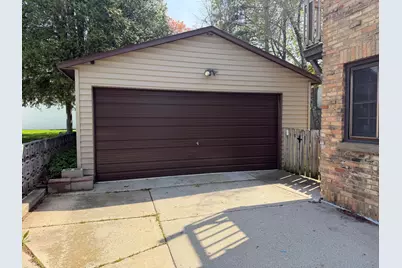 609  Waldo Blvd, Manitowoc, WI 54220 - Photo 3
