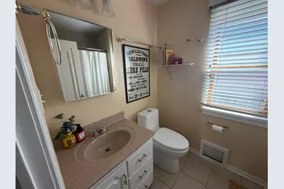 609  Waldo Blvd, Manitowoc, WI 54220 - Photo 17