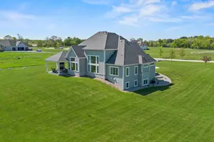 10009 W Farmdale Estates Ct, Mequon, WI 53097 - Photo 63