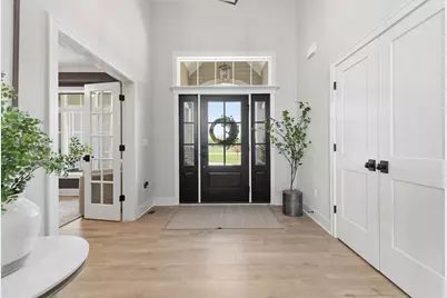 10009 W Farmdale Estates Ct, Mequon, WI 53097 - Photo 7