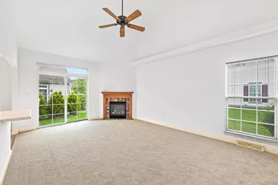 1422  Niagara St #204, Waukesha, WI 53186 - Photo 3