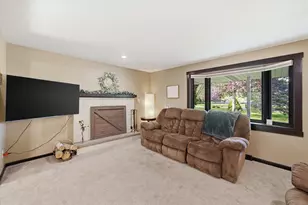 W1479 Meadow View Ct, Sheboygan, WI 53070 - Photo 9