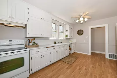 8108  Aberdeen Ct, Wauwatosa, WI 53213 - Photo 19