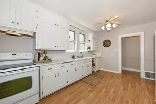 8108 Aberdeen Ct, Wauwatosa, WI 53213 - Photo 19