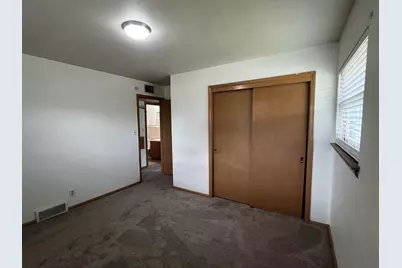8708 W Villard Ave, Milwaukee, WI 53225 - Photo 9