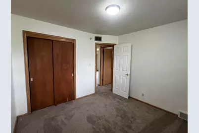 8708 W Villard Ave, Milwaukee, WI 53225 - Photo 11