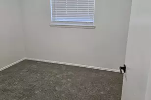 8708 W Villard Ave, Milwaukee, WI 53225 - Photo 21
