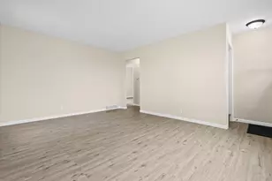 4944 N 91st St, Milwaukee, WI 53225 - Photo 5