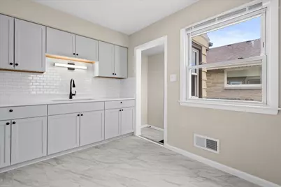 4944 N 91st St, Milwaukee, WI 53225 - Photo 11