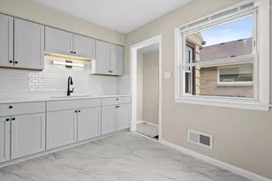 4944 N 91st St, Milwaukee, WI 53225 - Photo 11