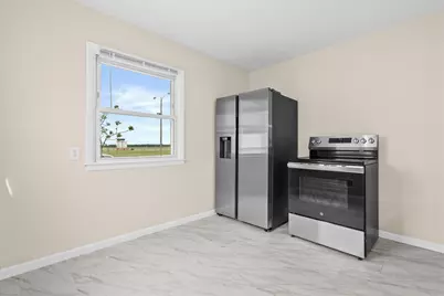 4944 N 91st St, Milwaukee, WI 53225 - Photo 9