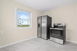 4944 N 91st St, Milwaukee, WI 53225 - Photo 9
