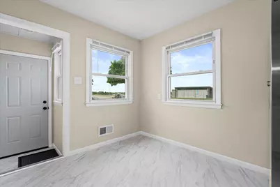 4944 N 91st St, Milwaukee, WI 53225 - Photo 13
