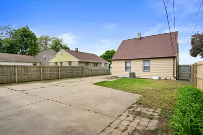 4944 N 91st St, Milwaukee, WI 53225 - Photo 31